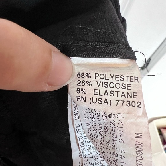 CLEAR-OUT Zara Basic Black Cuffed Hem Chino Shorts - Picture 5 of 5